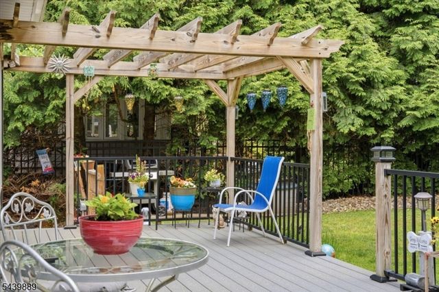 41 Sycamore Ave, Berkeley Heights Twp., NJ 07922