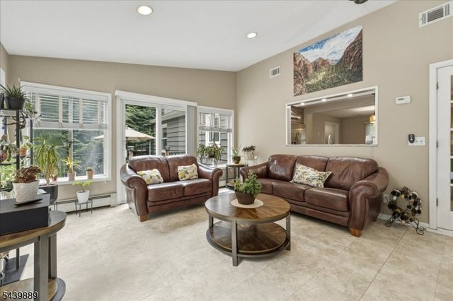 41 Sycamore Ave, Berkeley Heights Twp., NJ 07922