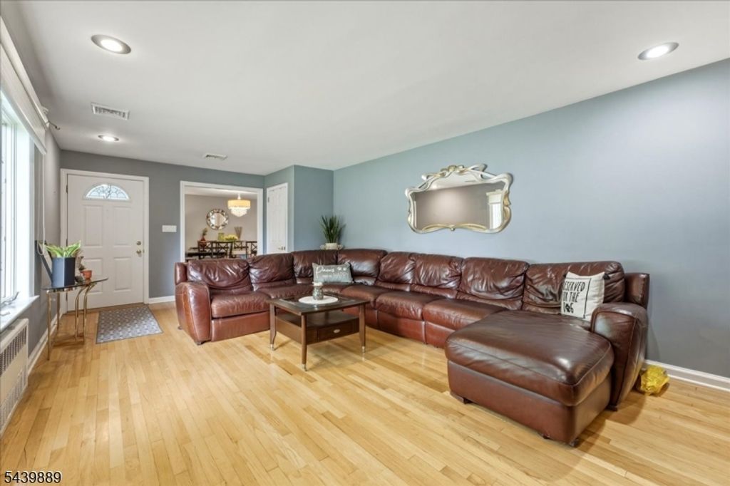 41 Sycamore Ave, Berkeley Heights Twp., NJ 07922 — photo 2