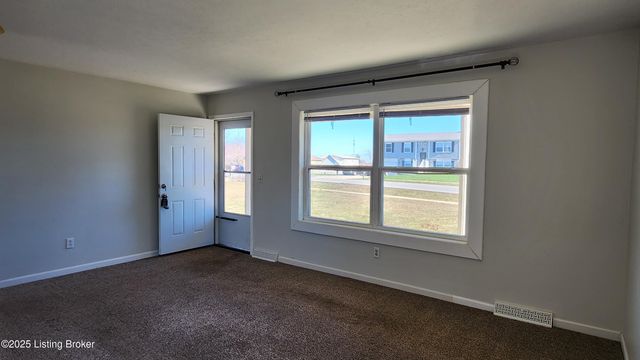 3013 S Woodland, Radcliff, KY 40160