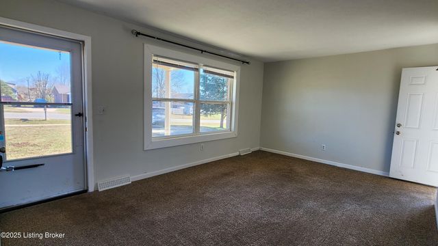 3013 S Woodland, Radcliff, KY 40160