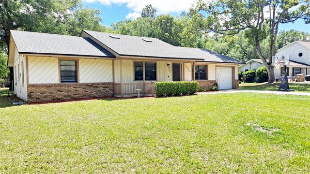 25930 SACKAMAXON DRIVE, Sorrento, FL 32776