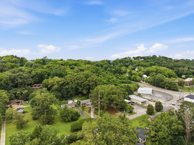 1025 S Seminole Drive, Chattanooga, TN 37412