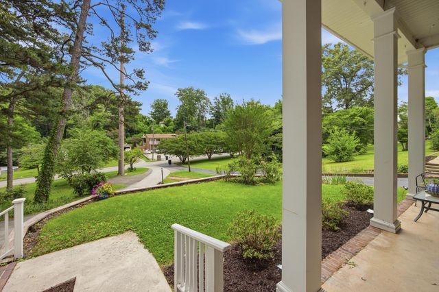 1025 S Seminole Drive, Chattanooga, TN 37412