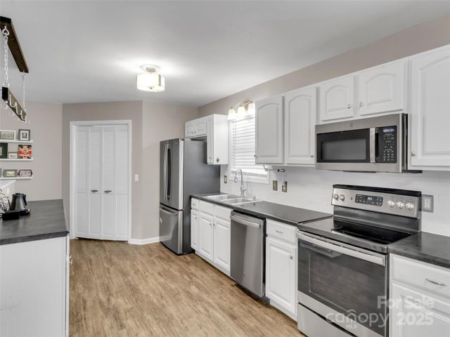 719 Pinewood Drive, Waynesville, NC 28786