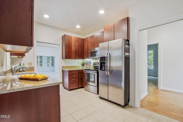 1 Ellsworth Court, Chapel Hill, NC 27517