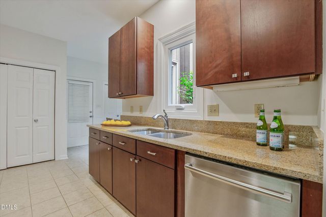 1 Ellsworth Court, Chapel Hill, NC 27517