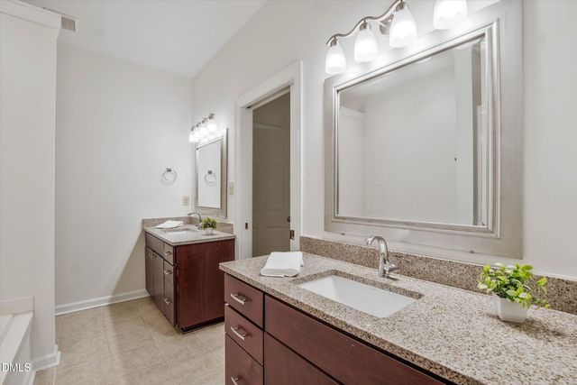1 Ellsworth Court, Chapel Hill, NC 27517