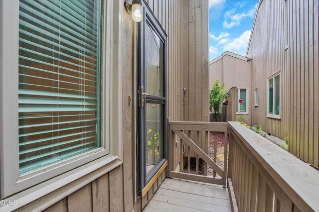 1 Ellsworth Court, Chapel Hill, NC 27517