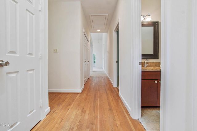 1 Ellsworth Court, Chapel Hill, NC 27517