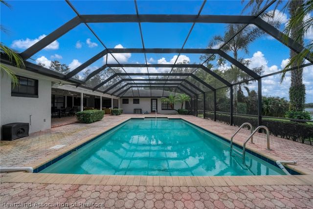 573 Holmes Avenue, Lake Placid, FL 33852