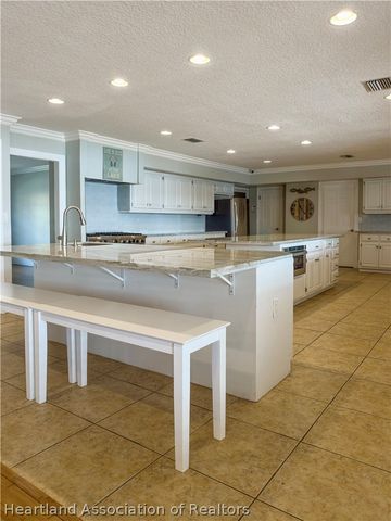 573 Holmes Avenue, Lake Placid, FL 33852