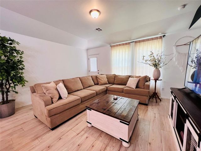 11428 SW 12th Street, Yukon, OK 73099