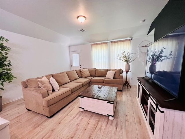 11428 SW 12th Street, Yukon, OK 73099