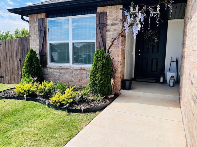 11428 SW 12th Street, Yukon, OK 73099