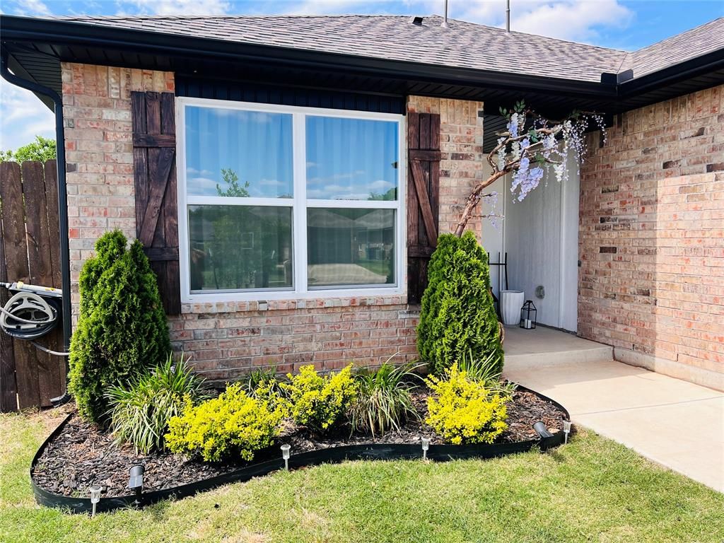 11428 SW 12th Street, Yukon, OK 73099