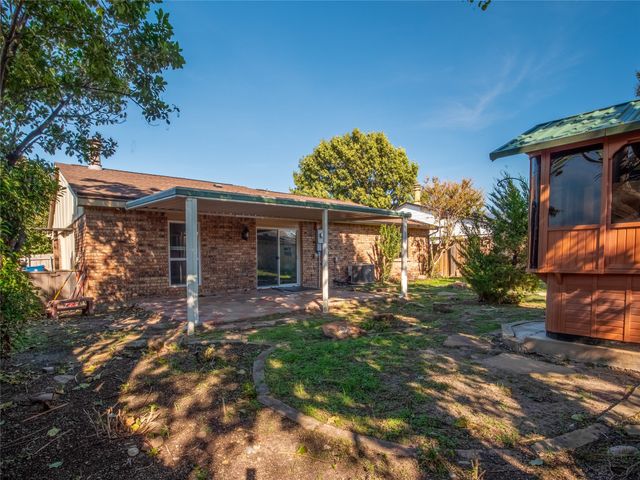 5525 Rearn Drive, The Colony, TX 75056