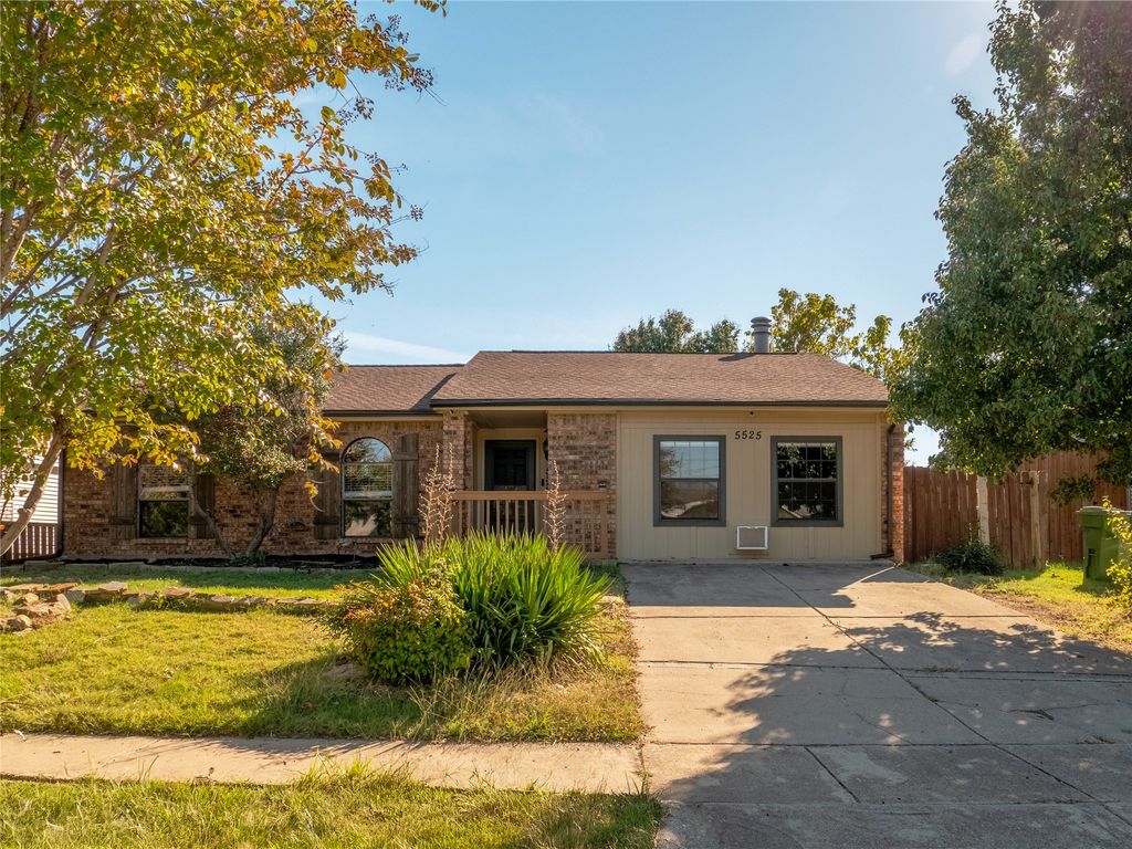 5525 Rearn Drive, The Colony, TX 75056