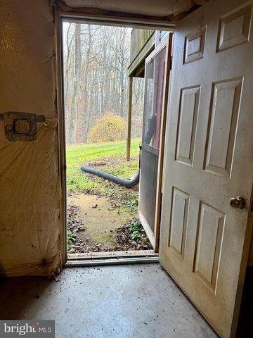 669 GID BROWN HOLLOW RD, Washington, VA 22747