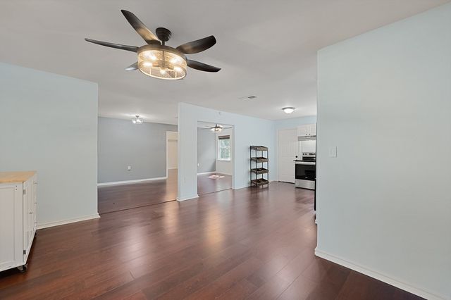 120 Garner Drive, Mabank, TX 75156