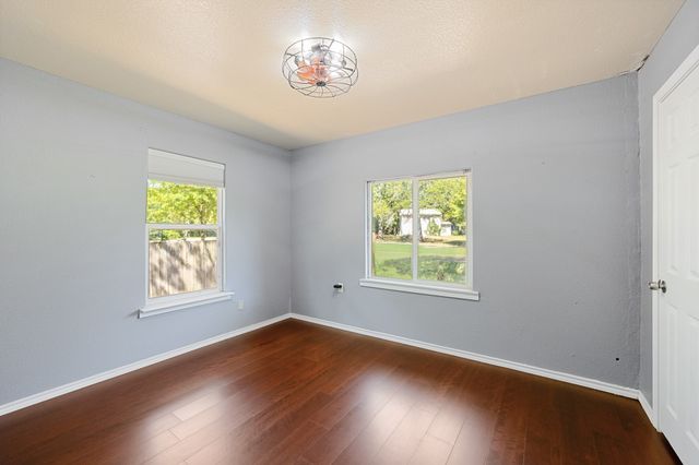 120 Garner Drive, Mabank, TX 75156