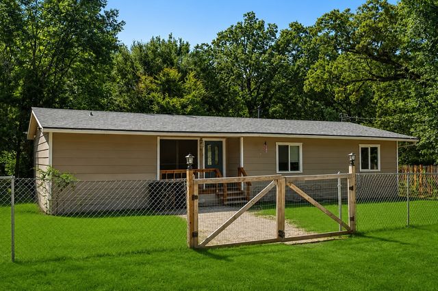 120 Garner Drive, Mabank, TX 75156
