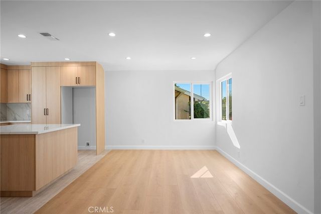 16057 Knapp, North Hills, CA 91343