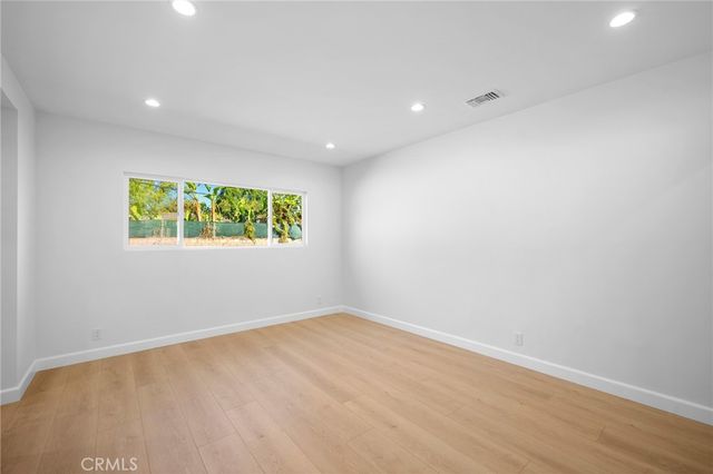 16057 Knapp, North Hills, CA 91343