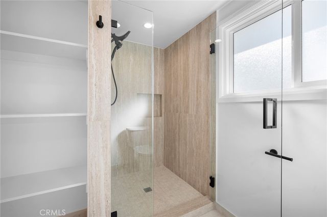 16057 Knapp, North Hills, CA 91343