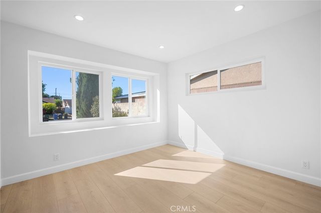 16057 Knapp, North Hills, CA 91343