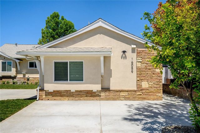 16057 Knapp, North Hills, CA 91343