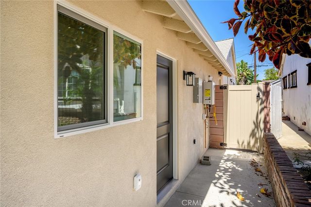 16057 Knapp, North Hills, CA 91343