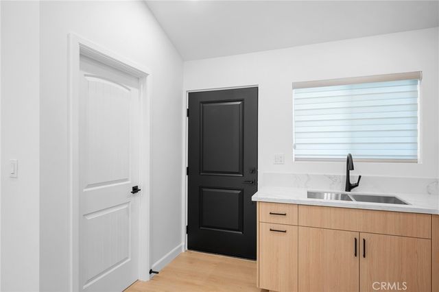 16057 Knapp, North Hills, CA 91343