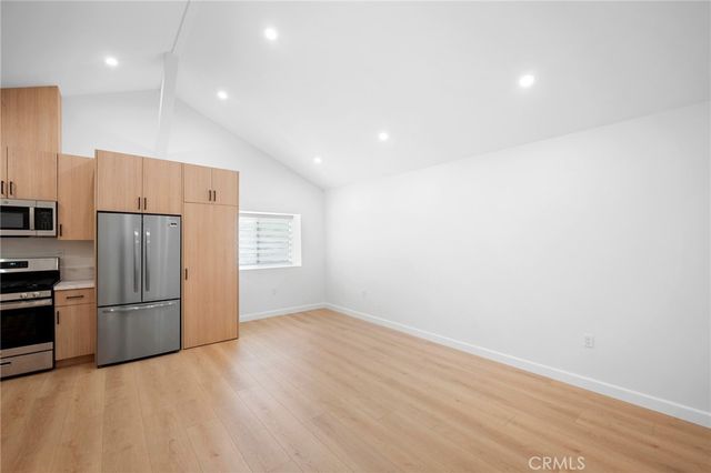 16057 Knapp, North Hills, CA 91343