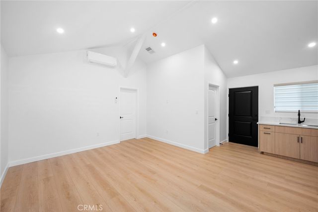 16057 Knapp, North Hills, CA 91343