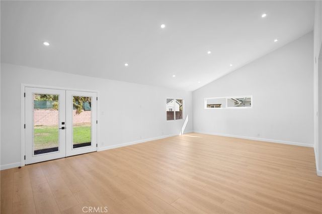 16057 Knapp, North Hills, CA 91343