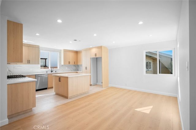 16057 Knapp, North Hills, CA 91343