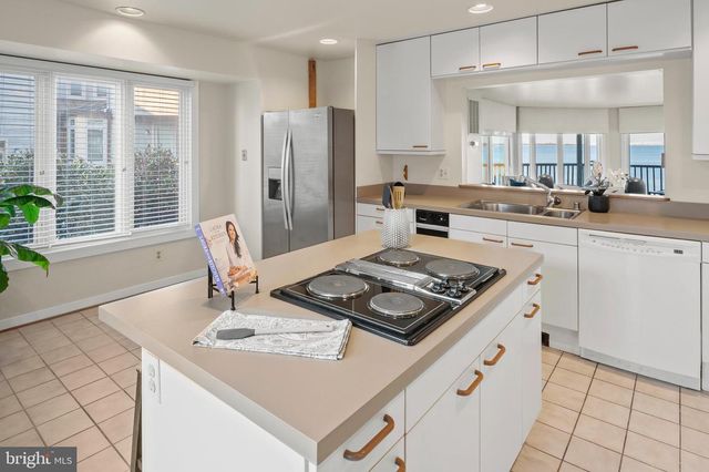 2215 CHESAPEAKE HARBOUR DR E, Annapolis, MD 21403