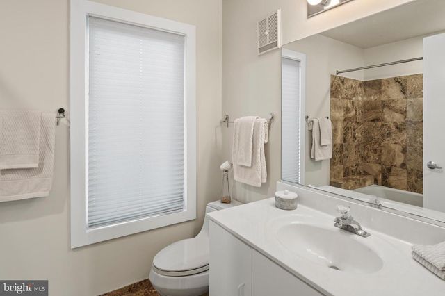 2215 CHESAPEAKE HARBOUR DR E, Annapolis, MD 21403