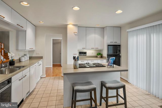 2215 CHESAPEAKE HARBOUR DR E, Annapolis, MD 21403