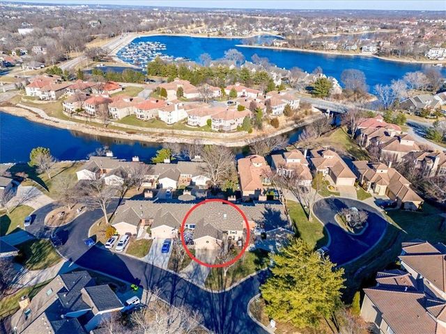 448 Point Drive, Lee's Summit, MO 64064