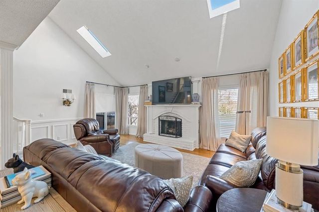 448 Point Drive, Lee's Summit, MO 64064