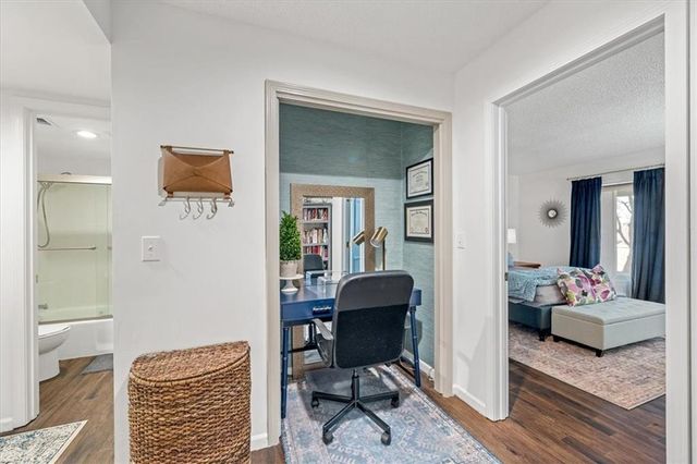 448 Point Drive, Lee's Summit, MO 64064