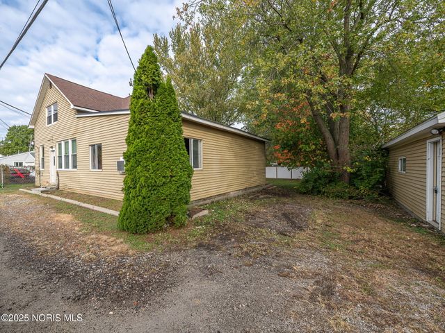 2001 Lilias Drive, Oregon, OH 43616