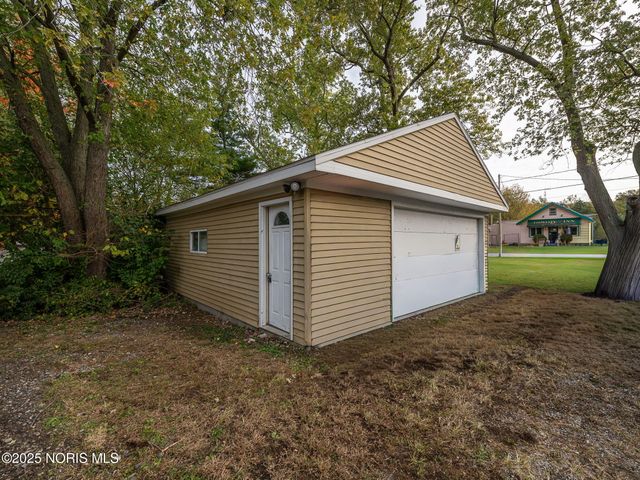 2001 Lilias Drive, Oregon, OH 43616