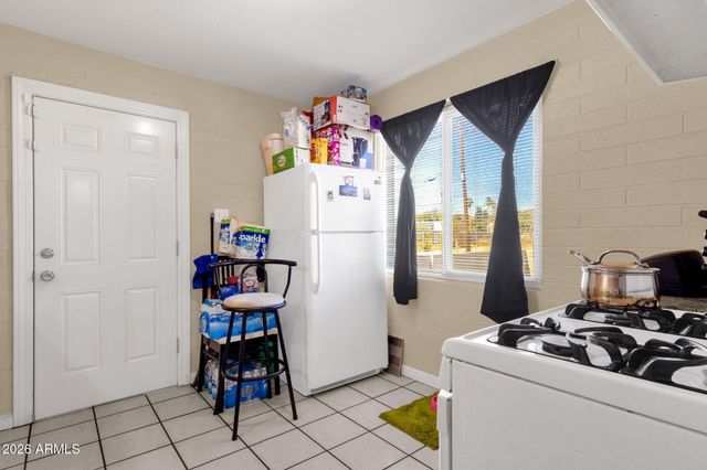 833 E ALICE Avenue, Phoenix, AZ 85020