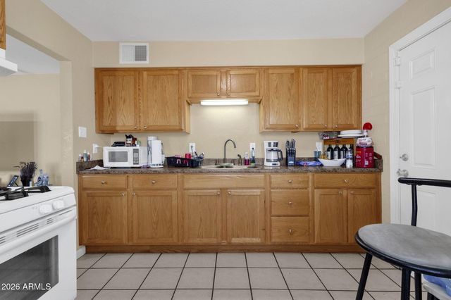 833 E ALICE Avenue, Phoenix, AZ 85020