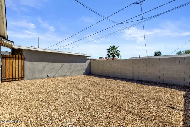 833 E ALICE Avenue, Phoenix, AZ 85020