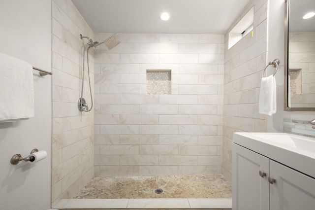 918 W 3rd ST, Taylor, TX 76574