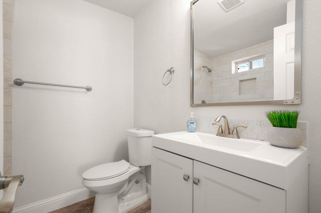 918 W 3rd ST, Taylor, TX 76574